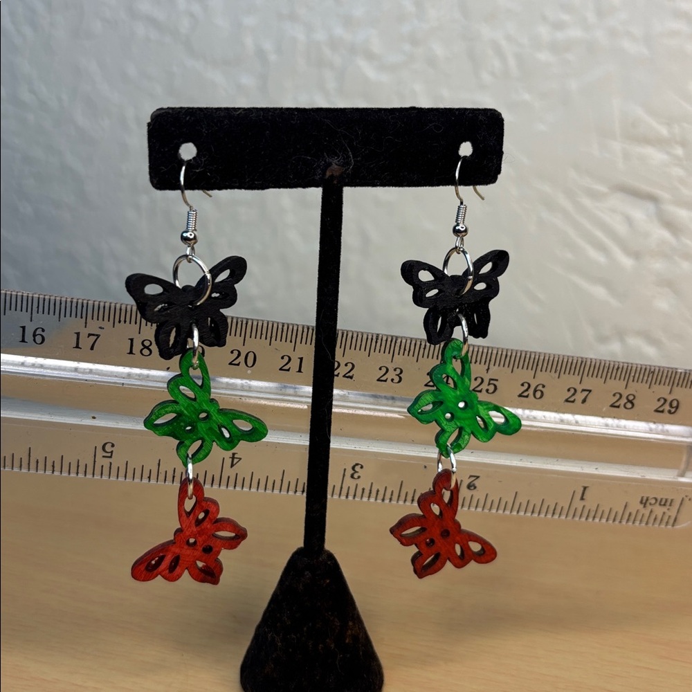 Chic Butterfly Drop Earrings - Black, Green, Red
